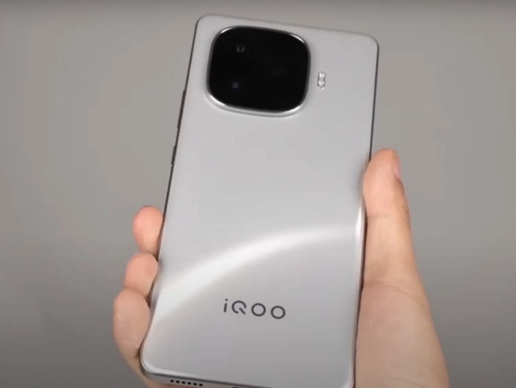 BREAKING: iQOO Neo 10R India Launch CONFIRMED March 11! Secret 200W Charging, Killer Specs & Price Leaks EXPOSED! Don’t Miss Out! 1 iQOO Neo 10R